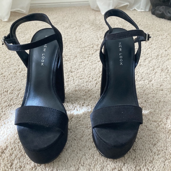 Black Suede Platform Heels size - Picture 1 of 4